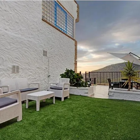 Torviscas Villa *